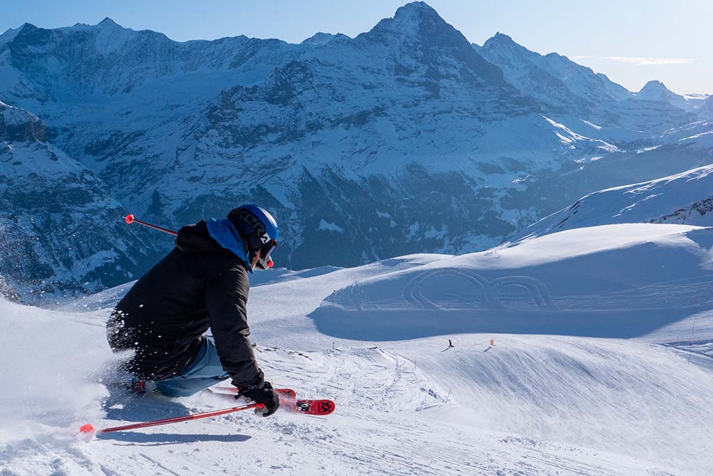 Sportliches Skifahren in der Jungfrau Region